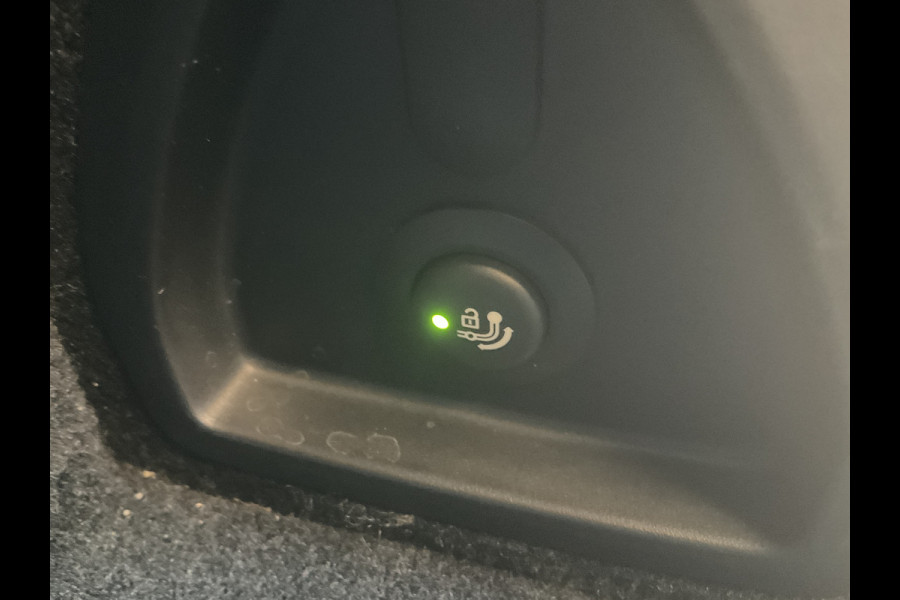 BMW 3-serie 330e xDrive Nieuwstaat Open dak Harman/kordon Elec. t-haak Sportstoelen Headup BMW 3-serie 330e xDrive Nieuwstaat Open dak Harman/kordon Elec. t-haak Sportstoelen Headup