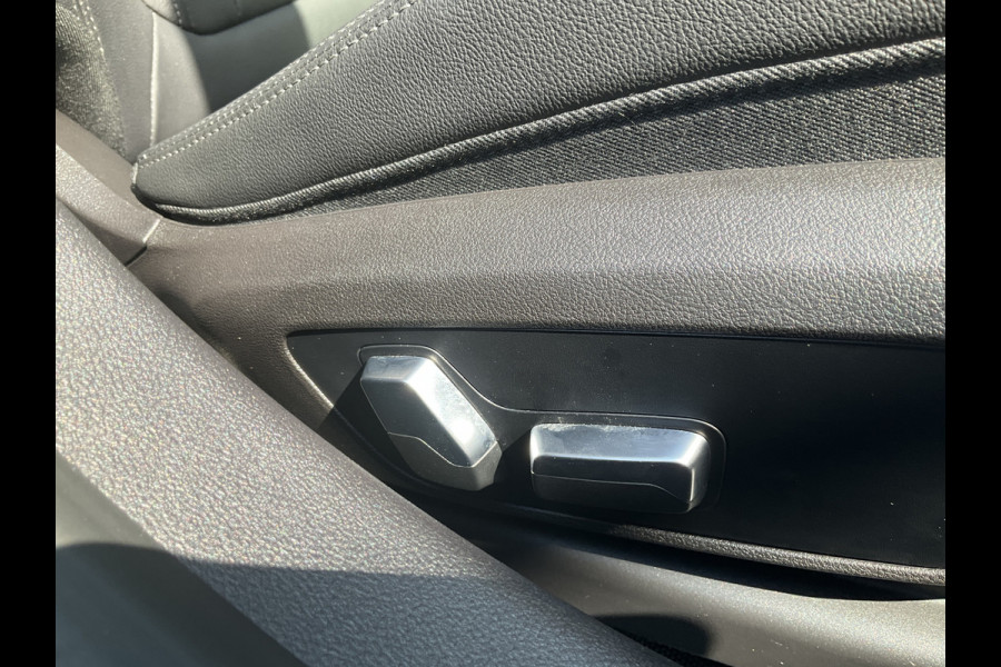 BMW 3-serie 330e xDrive Nieuwstaat Open dak Harman/kordon Elec. t-haak Sportstoelen Headup BMW 3-serie 330e xDrive Nieuwstaat Open dak Harman/kordon Elec. t-haak Sportstoelen Headup