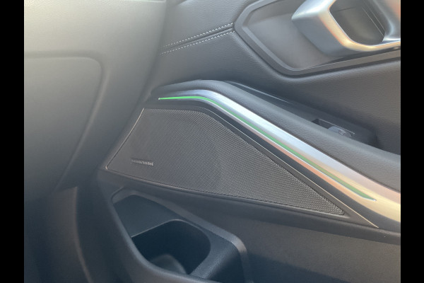 BMW 3-serie 330e xDrive Nieuwstaat Open dak Harman/kordon Elec. t-haak Sportstoelen Headup BMW 3-serie 330e xDrive Nieuwstaat Open dak Harman/kordon Elec. t-haak Sportstoelen Headup