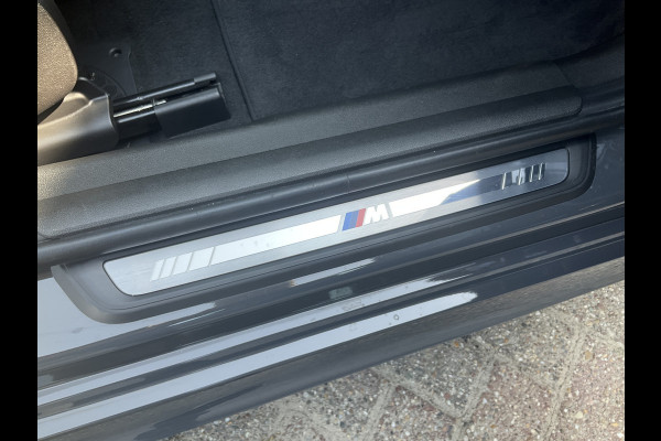 BMW 3-serie 330e xDrive Nieuwstaat Open dak Harman/kordon Elec. t-haak Sportstoelen Headup BMW 3-serie 330e xDrive Nieuwstaat Open dak Harman/kordon Elec. t-haak Sportstoelen Headup