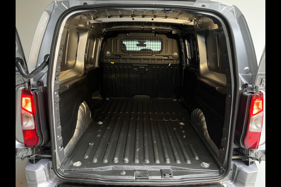 Citroën Berlingo L2H1 1.6 BlueHDI 100PK euro6 Club XL 3persoons, Airco, CruiseControl, Navigatie, Grijs metallic, RIJKLAARPRIJS!