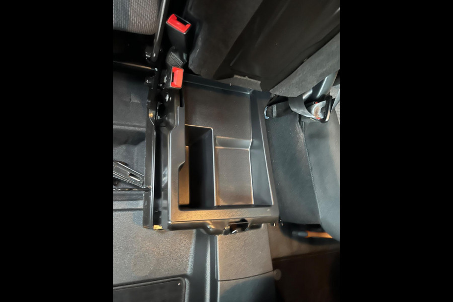 Citroën Berlingo L2H1 1.6 BlueHDI 100PK euro6 Club XL 3persoons, Airco, CruiseControl, Navigatie, Grijs metallic, RIJKLAARPRIJS!