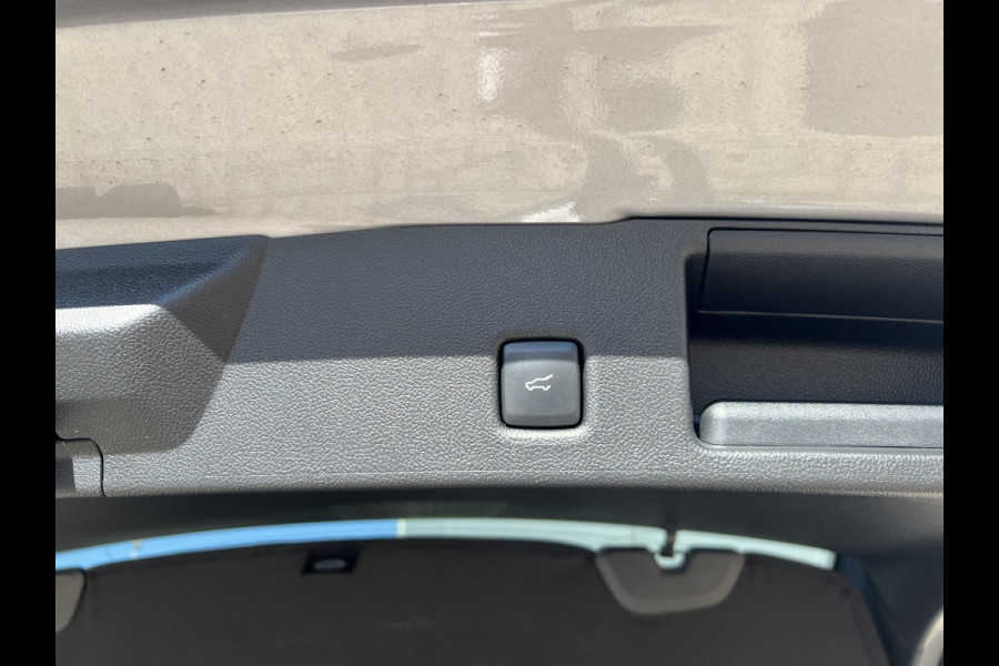 Ford Kuga 2.5 PHEV ST-Line X DRIVERPACK! WINTERPACK! TECHPACK! Ford Kuga 2.5 PHEV ST-Line X DRIVERPACK! WINTERPACK! TECHPACK!