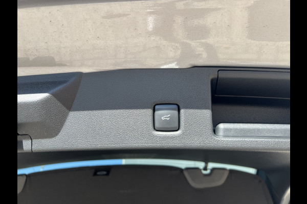 Ford Kuga 2.5 PHEV ST-Line X DRIVERPACK! WINTERPACK! TECHPACK! Ford Kuga 2.5 PHEV ST-Line X DRIVERPACK! WINTERPACK! TECHPACK!