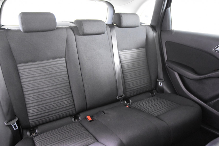 Mercedes-Benz B-Klasse 180 d *2e Eigenaar*Navigatie*Camera* Mercedes-Benz B-Klasse 180 d *2e Eigenaar*Navigatie*Camera*