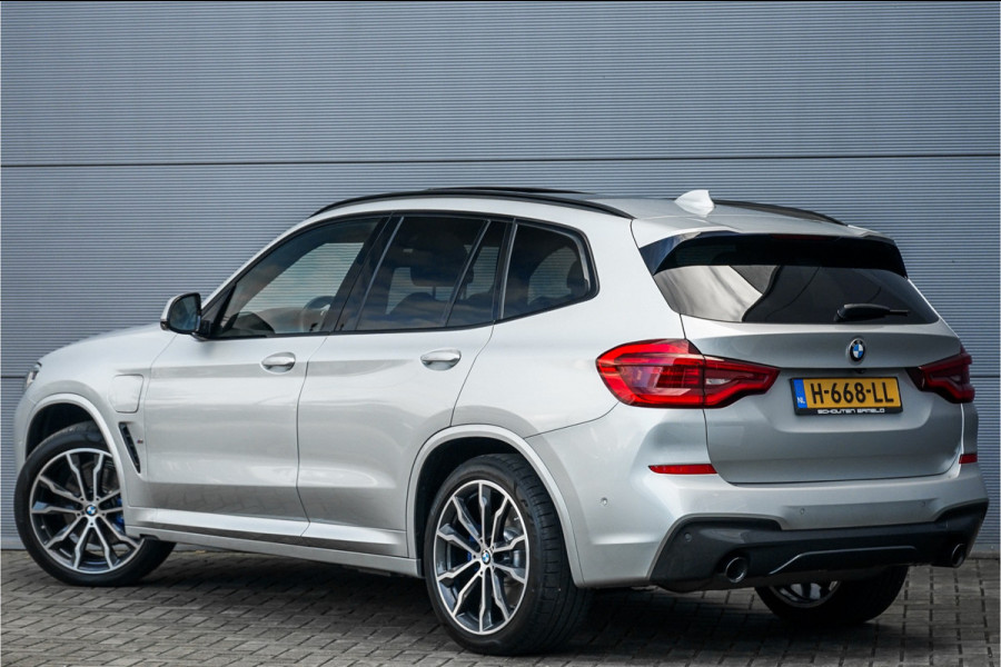 BMW X3 xDrive30e M-Sport Pano HUD CarPlay 20" BMW X3 xDrive30e M-Sport Pano HUD CarPlay 20"