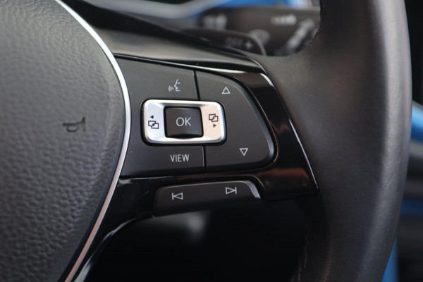Volkswagen T-Roc 1.5 TSI / PANODAK / VIRTUAL / DODEHOEK / ACC / CAMERA