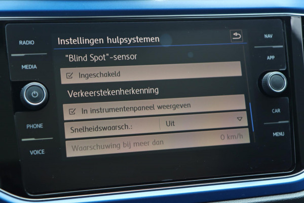 Volkswagen T-Roc 1.5 TSI / PANODAK / VIRTUAL / DODEHOEK / ACC / CAMERA