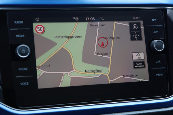 Volkswagen T-Roc 1.5 TSI / PANODAK / VIRTUAL / DODEHOEK / ACC / CAMERA