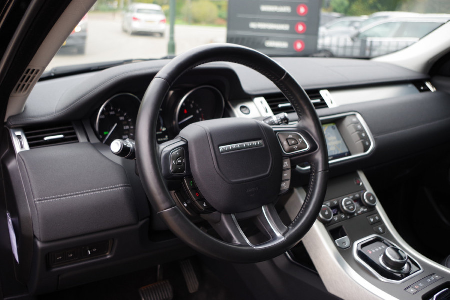 Land Rover Range Rover Evoque 2.0 241 PK Si4 HSE Dynamic, Trekhaak, Panoramadak, Stoelverwarming, LED Land Rover Range Rover Evoque 2.0 241 PK Si4 HSE Dynamic, Trekhaak, Panoramadak, Stoelverwarming, LED