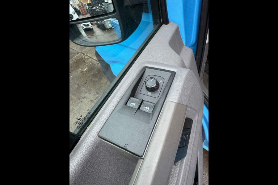 Volkswagen Crafter 35 2.0 TDI L4H3 BAKWAGEN MET DEUREN / EURO 6 / N.A.P / DEALER ONDERHOUDEN Volkswagen Crafter 35 2.0 TDI L4H3 BAKWAGEN MET DEUREN / EURO 6 / N.A.P / DEALER ONDERHOUDEN