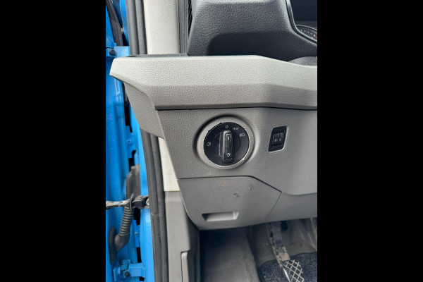 Volkswagen Crafter 35 2.0 TDI L4H3 BAKWAGEN MET DEUREN / EURO 6 / N.A.P / DEALER ONDERHOUDEN Volkswagen Crafter 35 2.0 TDI L4H3 BAKWAGEN MET DEUREN / EURO 6 / N.A.P / DEALER ONDERHOUDEN