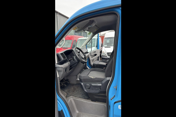 Volkswagen Crafter 35 2.0 TDI L4H3 BAKWAGEN MET DEUREN / EURO 6 / N.A.P / DEALER ONDERHOUDEN Volkswagen Crafter 35 2.0 TDI L4H3 BAKWAGEN MET DEUREN / EURO 6 / N.A.P / DEALER ONDERHOUDEN