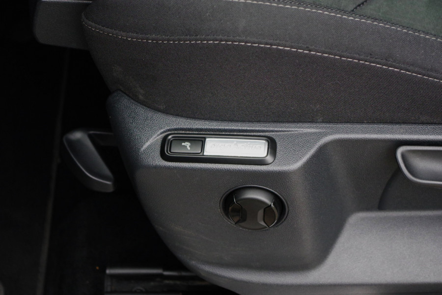 Volkswagen Tiguan 1.4 TSI 150 PK 4Motion Automaat R-Line Highline, Trekhaak, Camera, LED, Winterpakket Volkswagen Tiguan 1.4 TSI 150 PK 4Motion Automaat R-Line Highline, Trekhaak, Camera, LED, Winterpakket