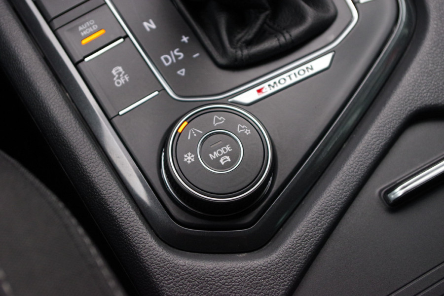 Volkswagen Tiguan 1.4 TSI 150 PK 4Motion Automaat R-Line Highline, Trekhaak, Camera, LED, Winterpakket Volkswagen Tiguan 1.4 TSI 150 PK 4Motion Automaat R-Line Highline, Trekhaak, Camera, LED, Winterpakket