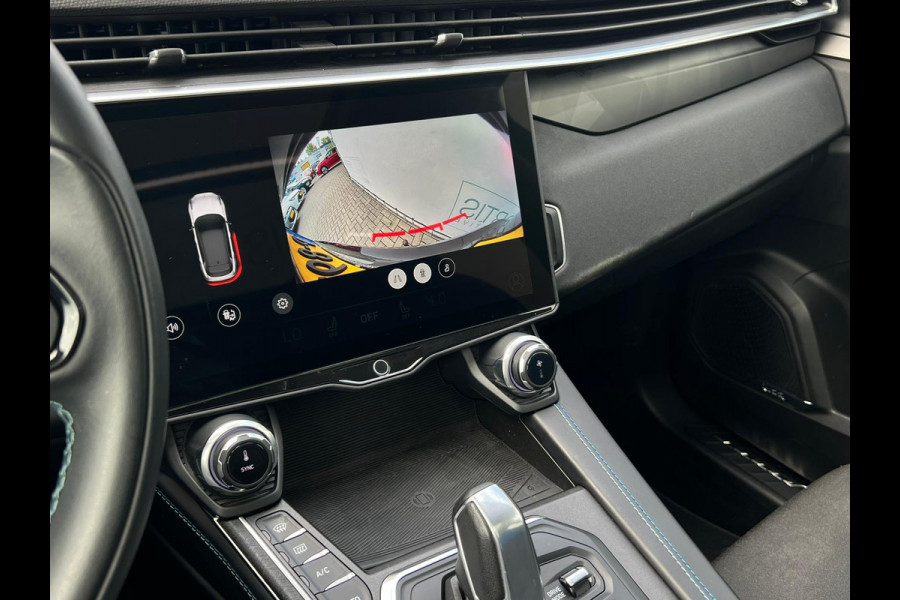 Lynk & Co 01 1.5 4X ZWART OP VOORRAAD! NL AUTO | TREKHAAK | CAMERA | PANO |