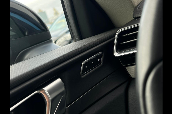 Lynk & Co 01 1.5 4X ZWART OP VOORRAAD! NL AUTO | TREKHAAK | CAMERA | PANO |