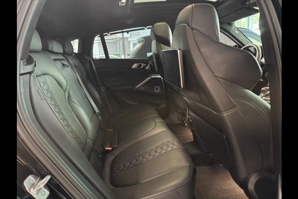 BMW X6 M Competition / Trekhaak / Panoramadak / 360Camera / Head-up / Rear Entertainment / Bowers & Wilkens / 22'' / Softclose / Intr.voorverwarming / Carbon intr. / Stoelventilatie / Stuur+Stoelverwarming / DAB