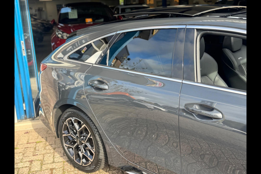 Kia ProCeed 1.0 T-GDi GT-Line 2024 PANO NAVI NAP BTW 1e Eig! Kia ProCeed 1.0 T-GDi GT-Line 2024 PANO NAVI NAP BTW 1e Eig!