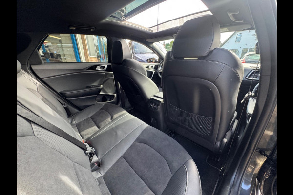 Kia ProCeed 1.0 T-GDi GT-Line 2024 PANO NAVI NAP BTW 1e Eig! Kia ProCeed 1.0 T-GDi GT-Line 2024 PANO NAVI NAP BTW 1e Eig!
