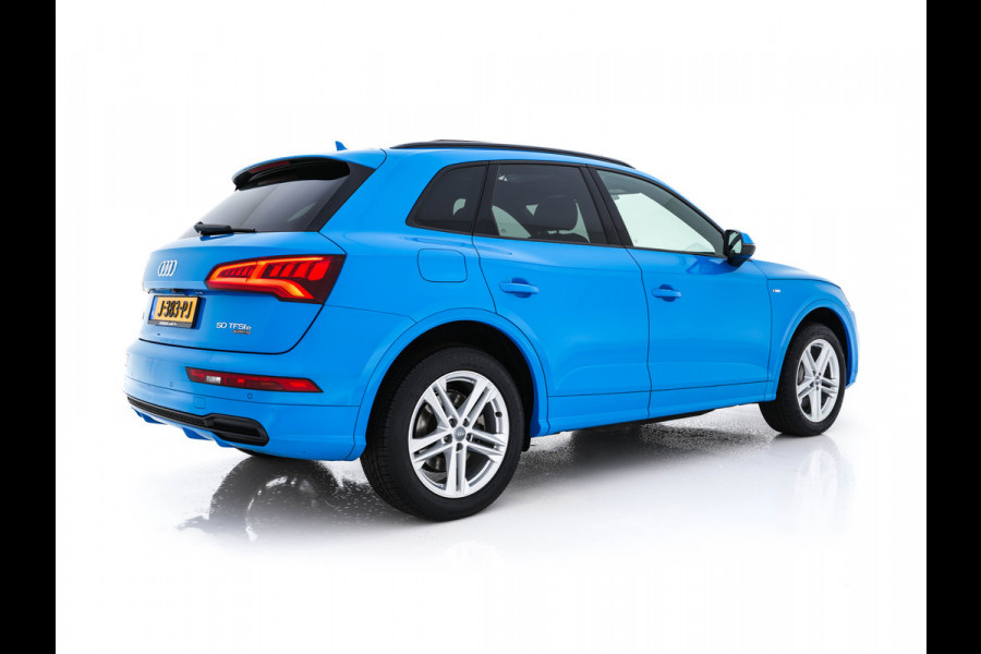 Audi Q5 Audi Q5 50 TFSI e S-Line Black-Edition Quattro Plug-In (INCL-BTW) *PANO | LEATHER-FABRIC | FULL-LED | DIGI-COCKPIT | NAVI-FULLMAP | HEATED-SPORTSEATS | KEYLESS | DAB+ | CAMERA | PRIVACY-GLASS | SHIFT-PADDLES | ECC | AMBIENT-LIGHT | PDC | CRUISE .