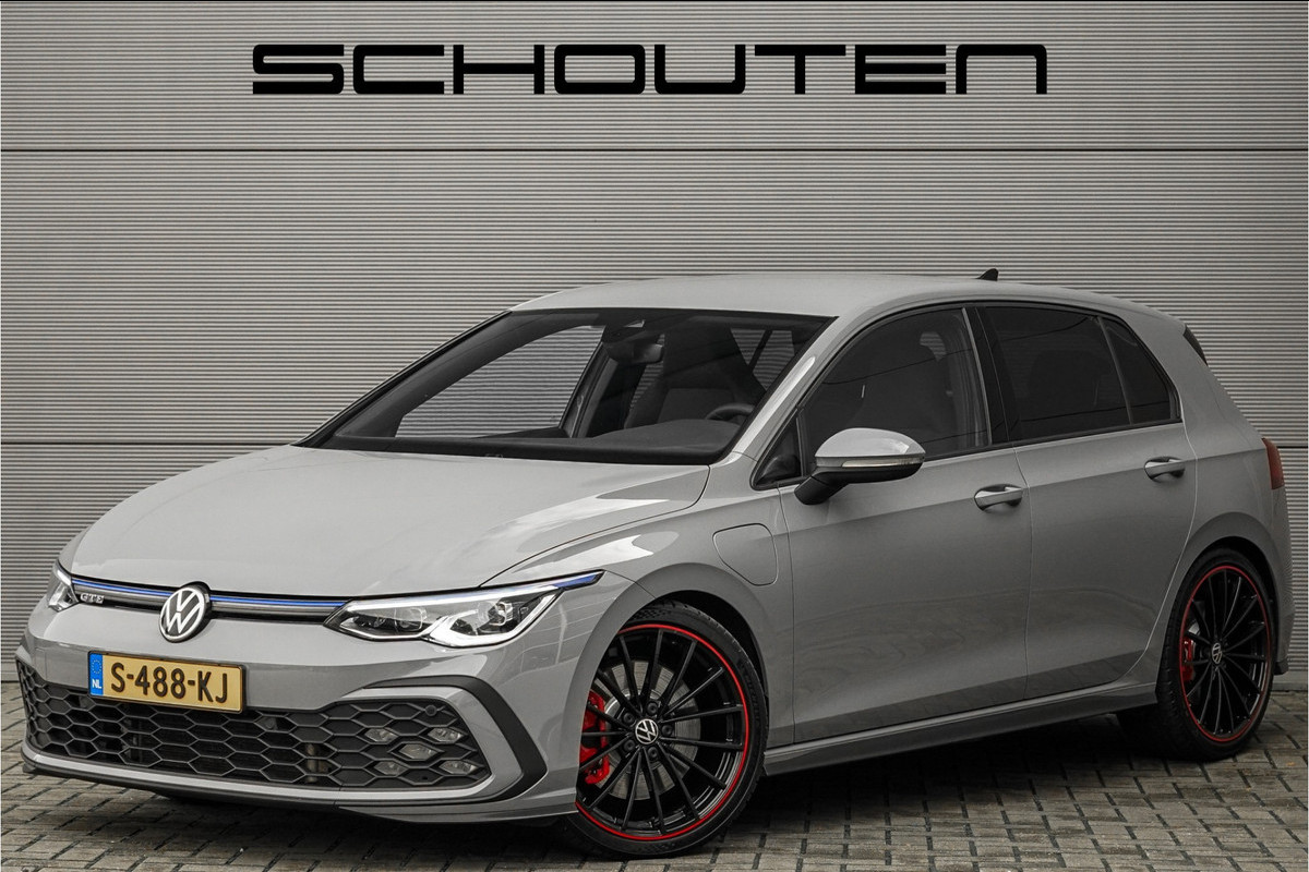 Volkswagen Golf 1.4 eHybrid GTE Black Style IQ Light Trekhaak ACC 19" Volkswagen Golf 1.4 eHybrid GTE Black Style IQ Light Trekhaak ACC 19"