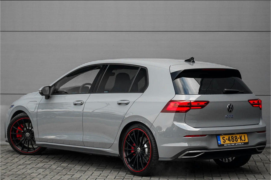 Volkswagen Golf 1.4 eHybrid GTE Black Style IQ Light Trekhaak ACC 19" Volkswagen Golf 1.4 eHybrid GTE Black Style IQ Light Trekhaak ACC 19"