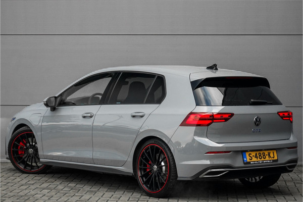 Volkswagen Golf 1.4 eHybrid GTE Black Style IQ Light Trekhaak ACC 19" Volkswagen Golf 1.4 eHybrid GTE Black Style IQ Light Trekhaak ACC 19"