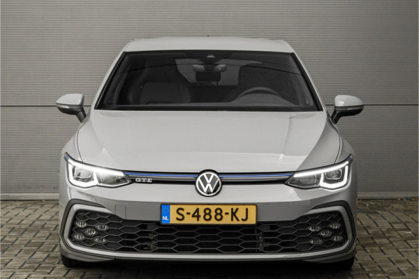 Volkswagen Golf 1.4 eHybrid GTE Black Style IQ Light Trekhaak ACC 19" Volkswagen Golf 1.4 eHybrid GTE Black Style IQ Light Trekhaak ACC 19"