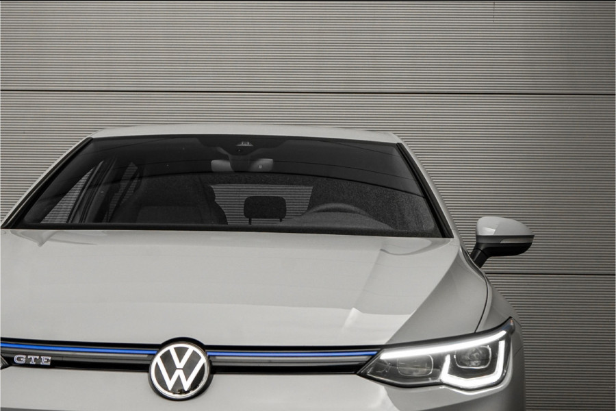 Volkswagen Golf 1.4 eHybrid GTE Black Style IQ Light Trekhaak ACC 19" Volkswagen Golf 1.4 eHybrid GTE Black Style IQ Light Trekhaak ACC 19"