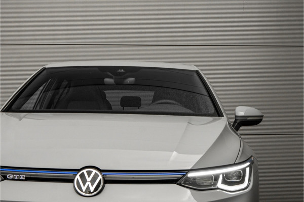 Volkswagen Golf 1.4 eHybrid GTE Black Style IQ Light Trekhaak ACC 19" Volkswagen Golf 1.4 eHybrid GTE Black Style IQ Light Trekhaak ACC 19"