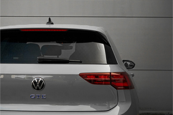 Volkswagen Golf 1.4 eHybrid GTE Black Style IQ Light Trekhaak ACC 19" Volkswagen Golf 1.4 eHybrid GTE Black Style IQ Light Trekhaak ACC 19"