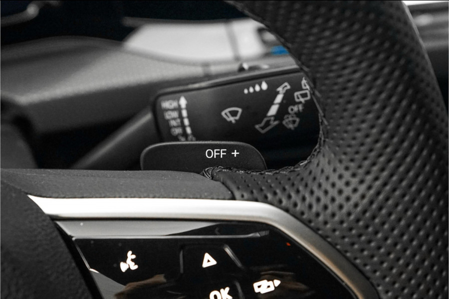 Volkswagen Golf 1.4 eHybrid GTE Black Style IQ Light Trekhaak ACC 19" Volkswagen Golf 1.4 eHybrid GTE Black Style IQ Light Trekhaak ACC 19"