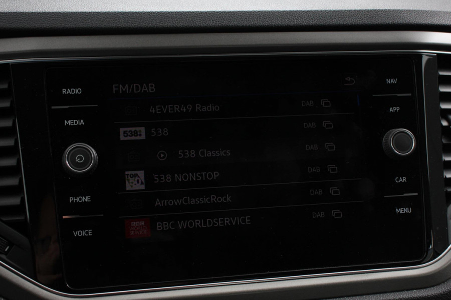 Volkswagen T-Roc 1.5 TSI 150pk DSG Style Team Navigatie Climate Control DAB Adaptive Cruise control Elektrisch bedienbare achterklep Volkswagen T-Roc 1.5 TSI 150pk DSG Style Team Navigatie Climate Control DAB Adaptive Cruise control Elektrisch bedienbare achterklep