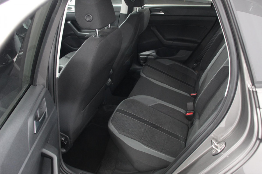 Volkswagen Polo 1.0 TSI 110pk DSG Highline Navigatie Apple Carplay/Android Auto Camera Parkeersensoren Adaptive Cruise Control