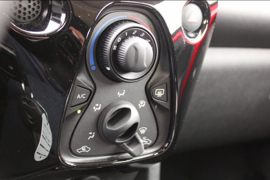 Citroën C1 1.0 VTi Feel Airco Navi AchteruitCamera !!NIEUWBINNEN!! Citroën C1 1.0 VTi Feel Airco Navi AchteruitCamera !!NIEUWBINNEN!!