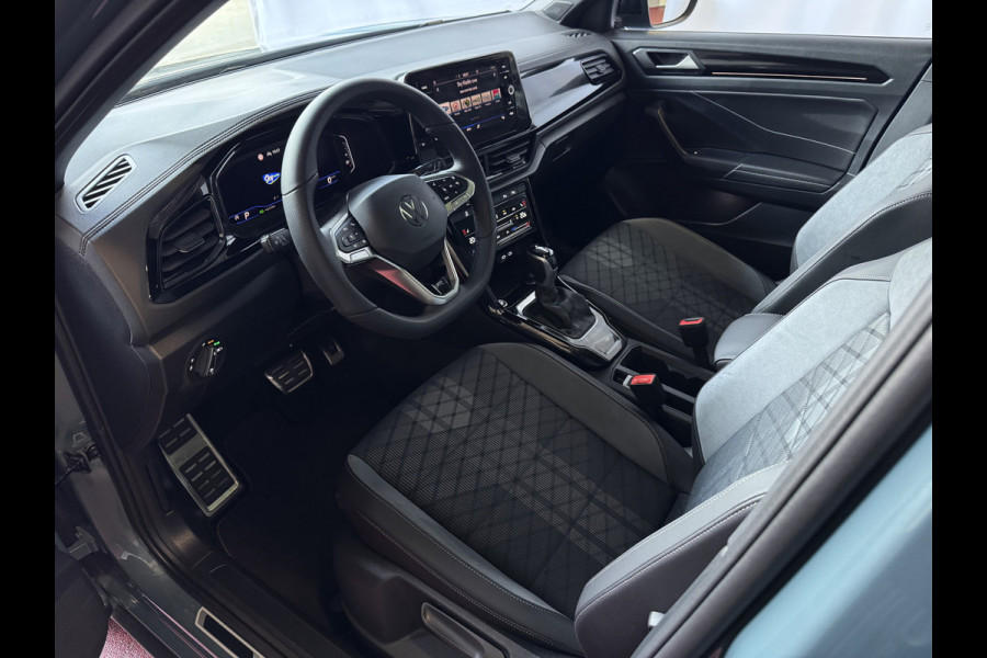 Volkswagen T-Roc 1.5 TSI 150PK R-LINE PANORAMA BLACKLINE EVO IQ LIGHT ALCANTARA ELEK.KLEP CARPLAY STOEL/STUUR VERW. 18"LMV VIR.COCKPIT 07/2025 "Volkswagen rijden begint bij Topautos.nl – 75 topmodellen direct op voorraad!"