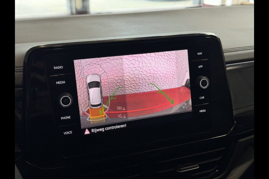Volkswagen T-Roc 1.5 TSI 150PK R-LINE PANORAMA BLACKLINE EVO IQ LIGHT ALCANTARA ELEK.KLEP CARPLAY STOEL/STUUR VERW. 18"LMV VIR.COCKPIT 07/2025 "Volkswagen rijden begint bij Topautos.nl – 75 topmodellen direct op voorraad!"