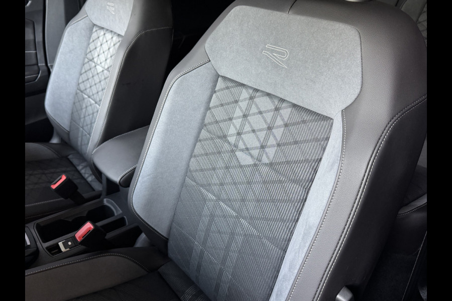 Volkswagen T-Roc 1.5 TSI 150PK R-LINE PANORAMA BLACKLINE EVO IQ LIGHT ALCANTARA ELEK.KLEP CARPLAY STOEL/STUUR VERW. 18"LMV VIR.COCKPIT 07/2025 "Volkswagen rijden begint bij Topautos.nl – 75 topmodellen direct op voorraad!"