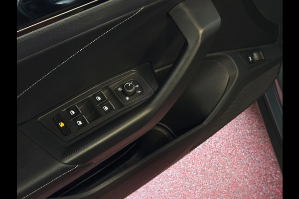 Volkswagen T-Roc 1.5 TSI 150PK R-LINE PANORAMA BLACKLINE EVO IQ LIGHT ALCANTARA ELEK.KLEP CARPLAY STOEL/STUUR VERW. 18"LMV VIR.COCKPIT 07/2025 "Volkswagen rijden begint bij Topautos.nl – 75 topmodellen direct op voorraad!"