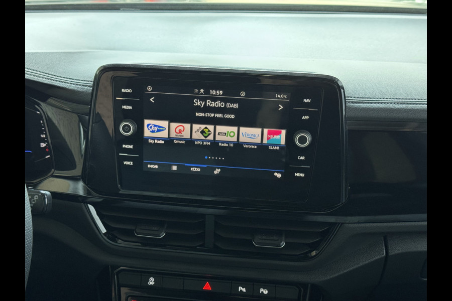 Volkswagen T-Roc 1.5 TSI 150PK R-LINE PANORAMA BLACKLINE EVO IQ LIGHT ALCANTARA ELEK.KLEP CARPLAY STOEL/STUUR VERW. 18"LMV VIR.COCKPIT 07/2025 "Volkswagen rijden begint bij Topautos.nl – 75 topmodellen direct op voorraad!"