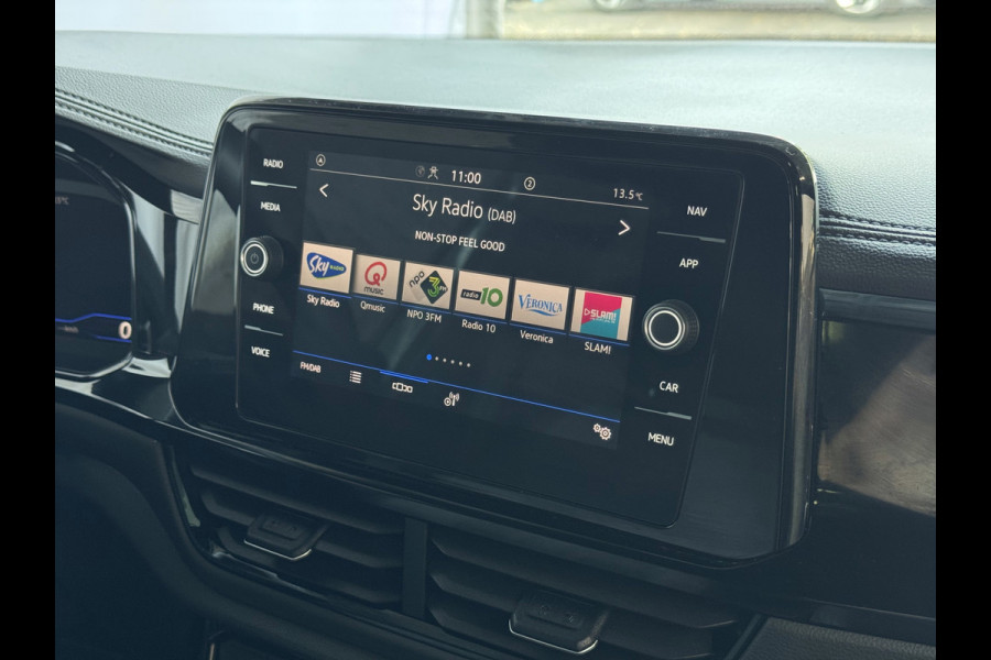 Volkswagen T-Roc 1.5 TSI 150PK R-LINE PANORAMA BLACKLINE EVO IQ LIGHT ALCANTARA ELEK.KLEP CARPLAY STOEL/STUUR VERW. 18"LMV VIR.COCKPIT 07/2025 "Volkswagen rijden begint bij Topautos.nl – 75 topmodellen direct op voorraad!"