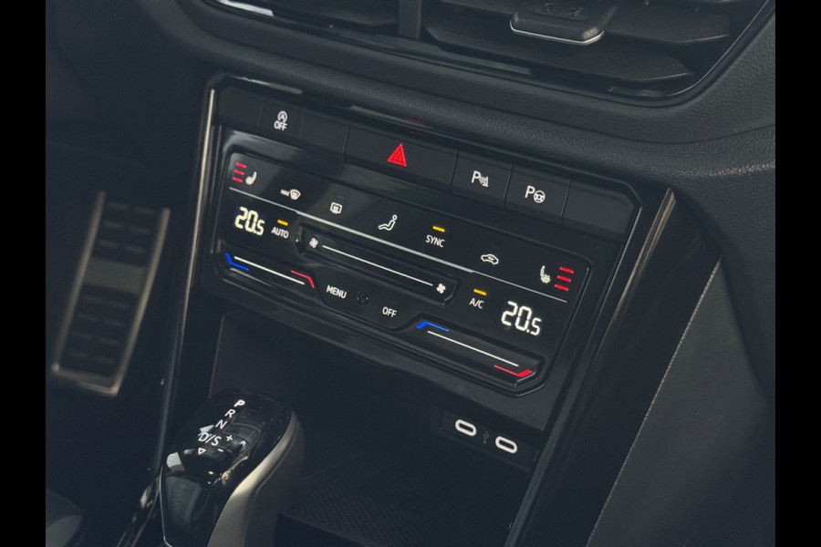 Volkswagen T-Roc 1.5 TSI 150PK R-LINE PANORAMA BLACKLINE EVO IQ LIGHT ALCANTARA ELEK.KLEP CARPLAY STOEL/STUUR VERW. 18"LMV VIR.COCKPIT 07/2025 "Volkswagen rijden begint bij Topautos.nl – 75 topmodellen direct op voorraad!"