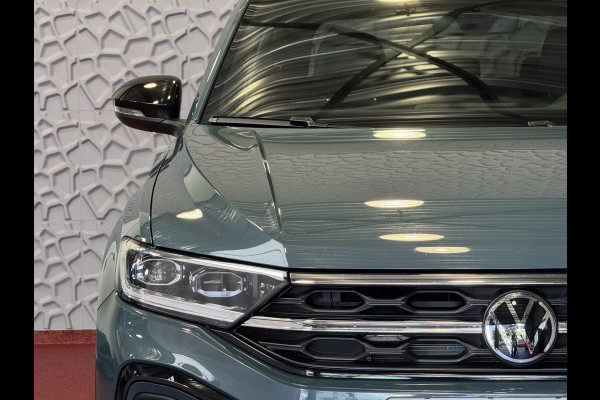 Volkswagen T-Roc 1.5 TSI 150PK R-LINE PANORAMA BLACKLINE EVO IQ LIGHT ALCANTARA ELEK.KLEP CARPLAY STOEL/STUUR VERW. 18"LMV VIR.COCKPIT 07/2025 "Volkswagen rijden begint bij Topautos.nl – 75 topmodellen direct op voorraad!"