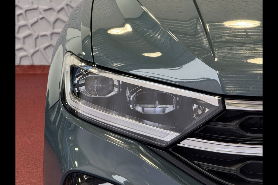Volkswagen T-Roc 1.5 TSI 150PK R-LINE PANORAMA BLACKLINE EVO IQ LIGHT ALCANTARA ELEK.KLEP CARPLAY STOEL/STUUR VERW. 18"LMV VIR.COCKPIT 07/2025 "Volkswagen rijden begint bij Topautos.nl – 75 topmodellen direct op voorraad!"