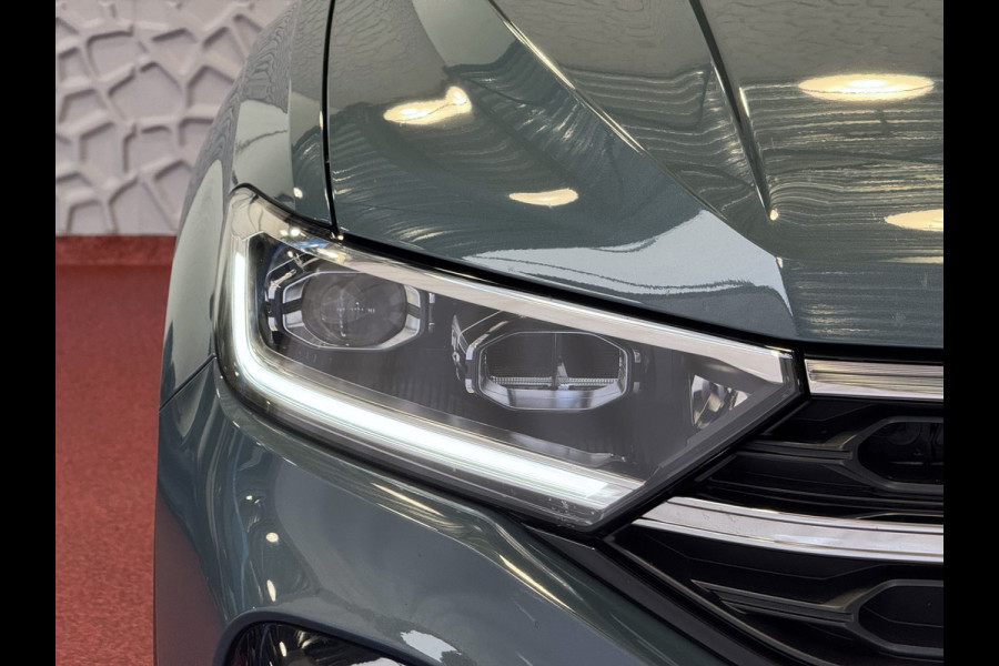 Volkswagen T-Roc 1.5 TSI 150PK R-LINE PANORAMA BLACKLINE EVO IQ LIGHT ALCANTARA ELEK.KLEP CARPLAY STOEL/STUUR VERW. 18"LMV VIR.COCKPIT 07/2025 "Volkswagen rijden begint bij Topautos.nl – 75 topmodellen direct op voorraad!"