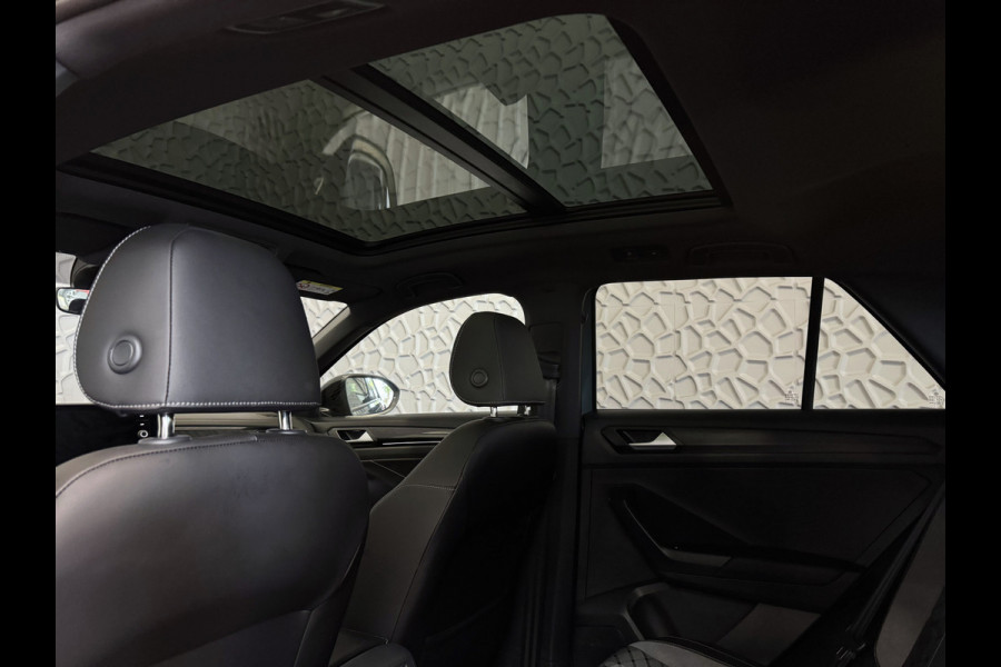 Volkswagen T-Roc 1.5 TSI 150PK R-LINE PANORAMA BLACKLINE EVO IQ LIGHT ALCANTARA ELEK.KLEP CARPLAY STOEL/STUUR VERW. 18"LMV VIR.COCKPIT 07/2025 "Volkswagen rijden begint bij Topautos.nl – 75 topmodellen direct op voorraad!"