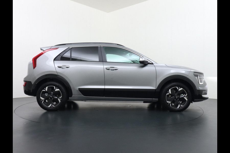 Kia Niro EV E-Niro AIR VAN: €43.900,- VOOR: €35.440,- UW EINDEJAARSVOORDEEL: €8.460,-| 64kWh BETREFT NIEUWE AUTO! | KIA GARANTIE VOLLEDIG | ELECTR BEST. STOEL | DODE HOEK | ETC.