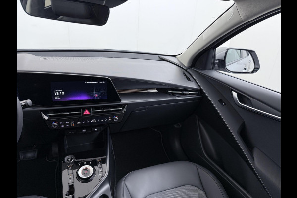 Kia Niro EV E-Niro AIR VAN: €43.900,- VOOR: €35.440,- UW EINDEJAARSVOORDEEL: €8.460,-| 64kWh BETREFT NIEUWE AUTO! | KIA GARANTIE VOLLEDIG | ELECTR BEST. STOEL | DODE HOEK | ETC.