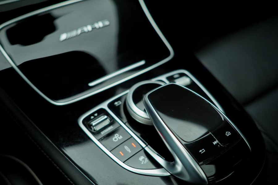 Mercedes-Benz E-Klasse AMG 63 S 4M / Dak / Kuipstoelen / Stoelverwarming / Memory / Distronic Mercedes-Benz E-Klasse AMG 63 S 4M / Dak / Kuipstoelen / Stoelverwarming / Memory / Distronic
